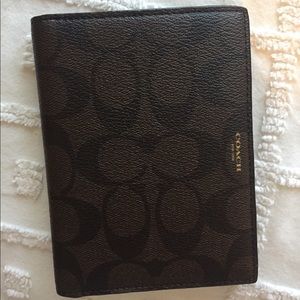 Coach Sig Print passport case